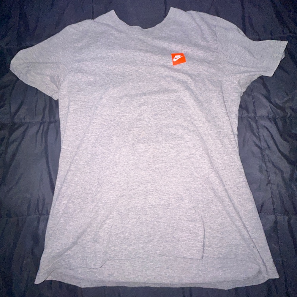 Gray Nike t-shirt